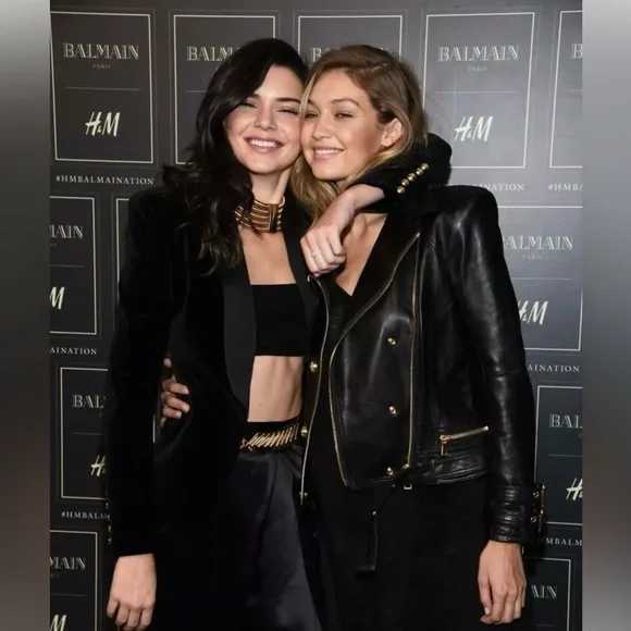 Balmain Blazer Black Velvet with Satin Lapel - Picture 5 of 5